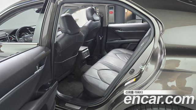 Toyota Camry 2019 — photo 11