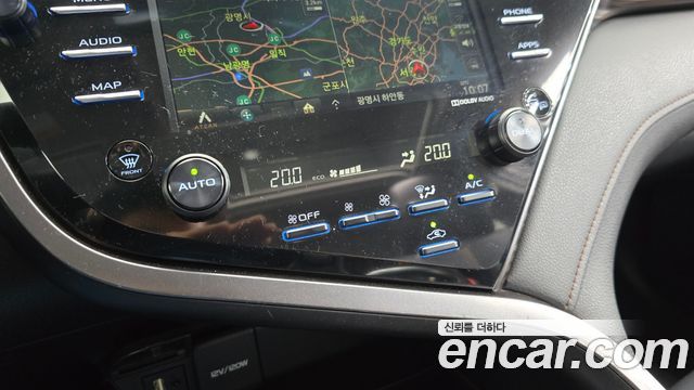 Toyota Camry 2019 — photo 13
