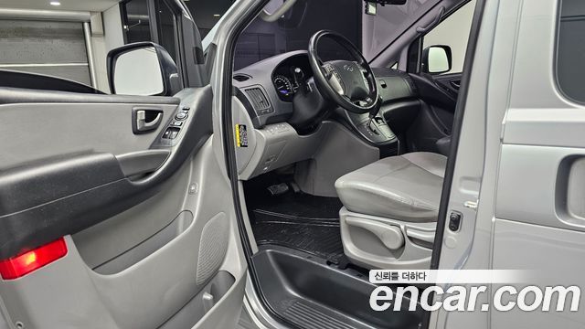 Hyundai Starex 2019 — photo 10