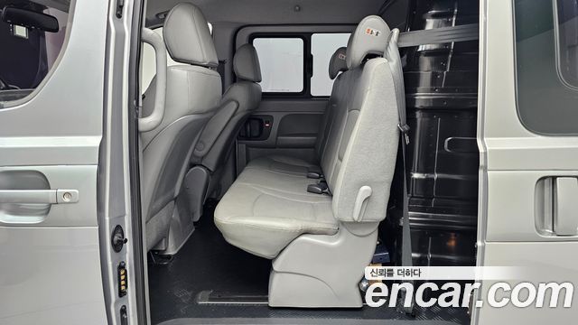 Hyundai Starex 2019 — photo 11