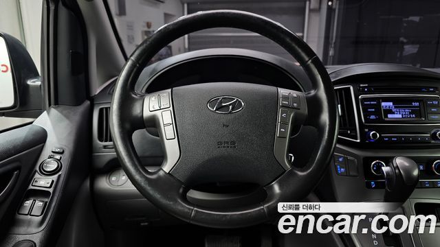 Hyundai Starex 2019 — photo 12