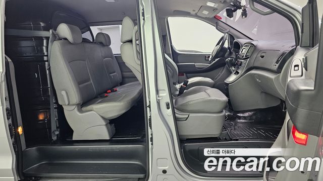 Hyundai Starex 2019 — photo 15