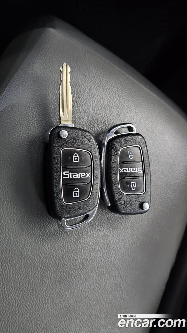 Hyundai Starex 2019 — photo 18