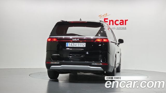 Kia Canival 2023 — photo 4