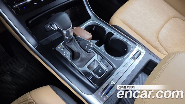 Kia Canival 2023 — photo 12