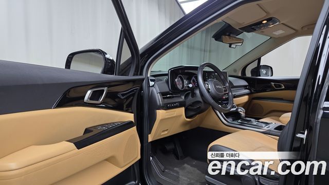 Kia Canival 2023 — photo 13