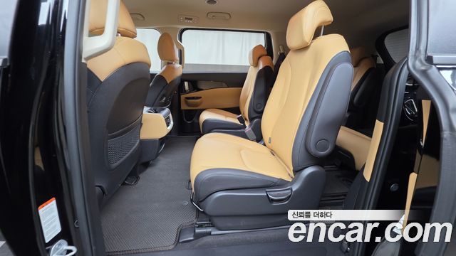 Kia Canival 2023 — photo 18