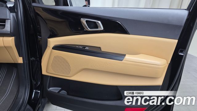 Kia Canival 2023 — photo 15