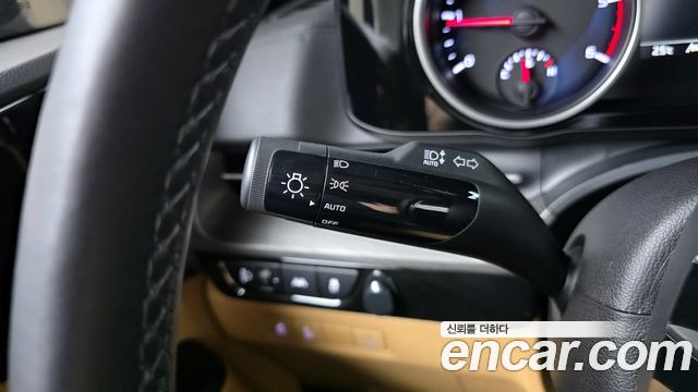 Kia Canival 2023 — photo 27