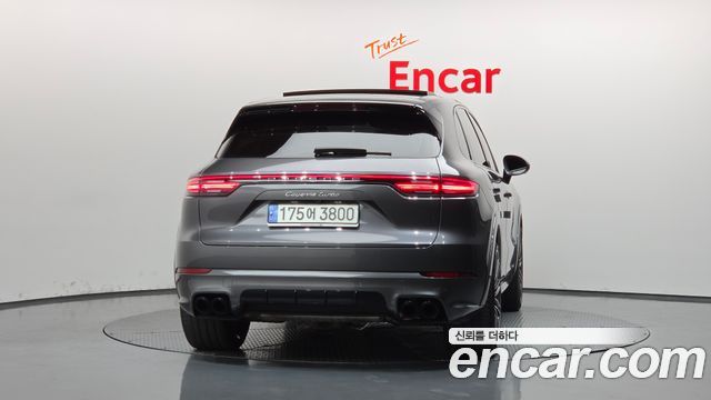 Porsche Cayenne 2022 — photo 4