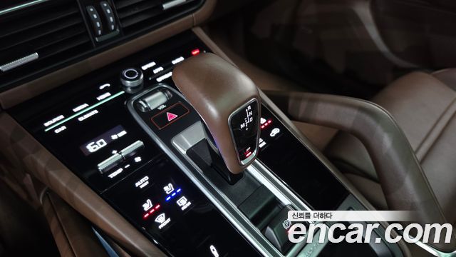 Porsche Cayenne 2022 — photo 12