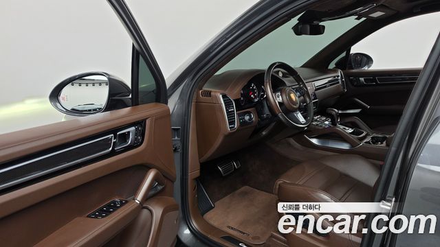Porsche Cayenne 2022 — photo 13