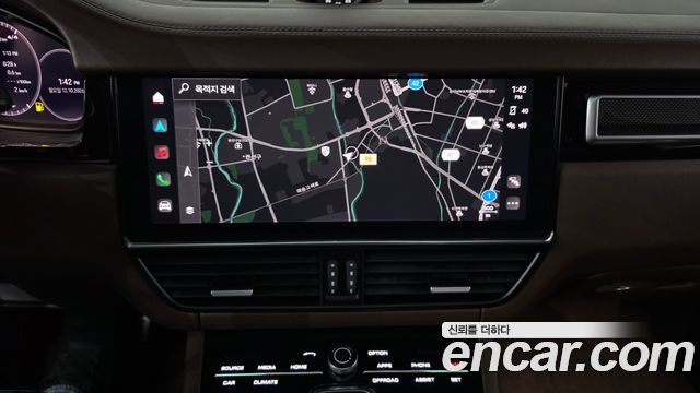 Porsche Cayenne 2022 — photo 18