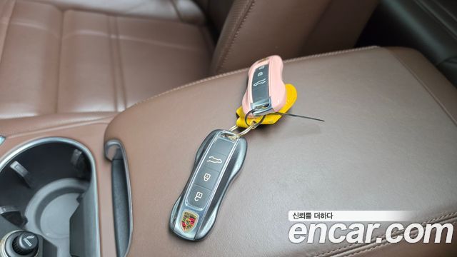 Porsche Cayenne 2022 — photo 21