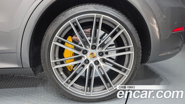 Porsche Cayenne 2022 — photo 7