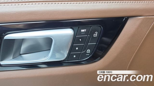Porsche Cayenne 2022 — photo 29