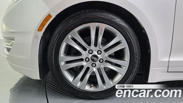 Lincoln MKZ 2013 — photo 5