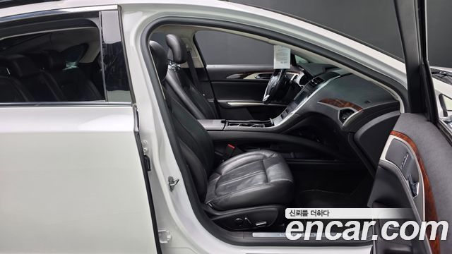 Lincoln MKZ 2013 — photo 11