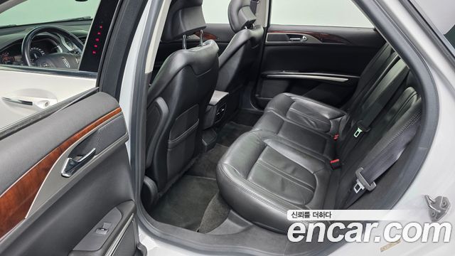 Lincoln MKZ 2013 — photo 12