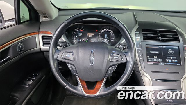 Lincoln MKZ 2013 — photo 13