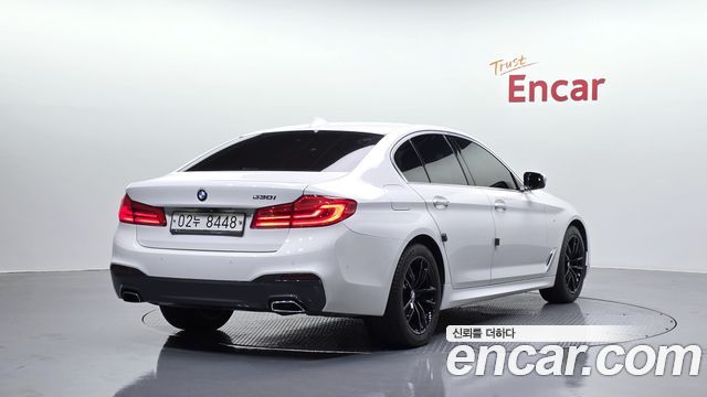 BMW 5-Series 2018 — photo 2