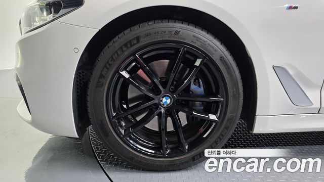 BMW 5-Series 2018 — photo 5
