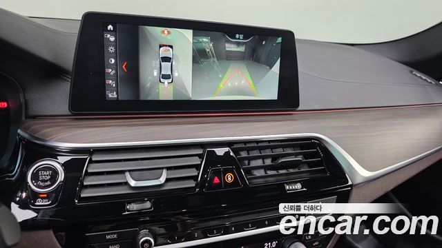 BMW 5-Series 2018 — photo 23