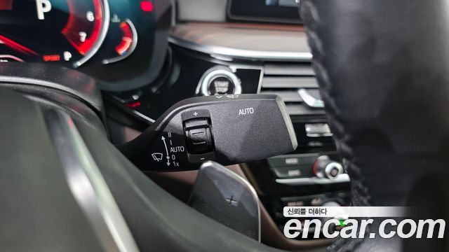 BMW 5-Series 2018 — photo 27