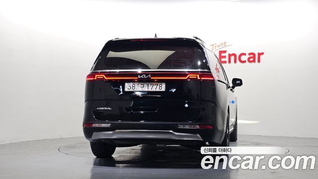 Kia Canival 2023 — photo 4