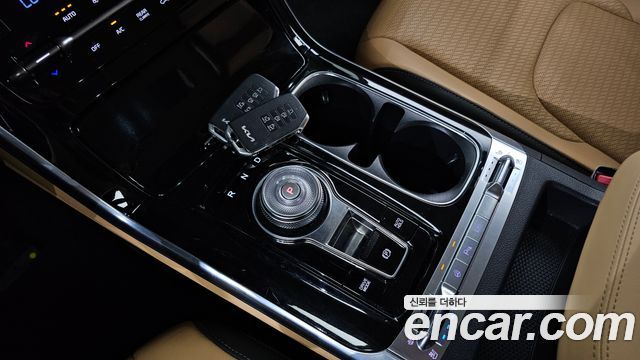 Kia Canival 2023 — photo 12