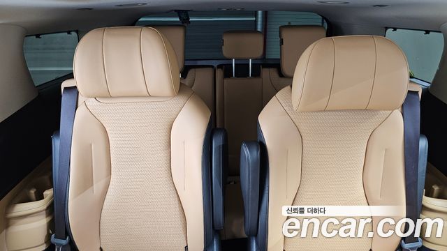 Kia Canival 2023 — photo 18
