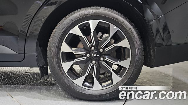 Kia Canival 2023 — photo 7