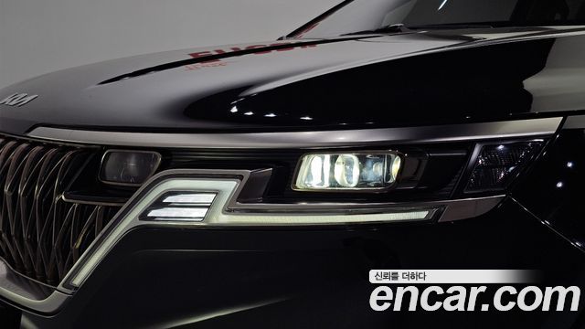 Kia Canival 2023 — photo 8