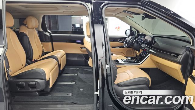 Kia Canival 2023 — photo 16