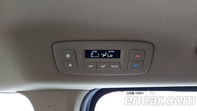 Kia Canival 2023 — photo 32