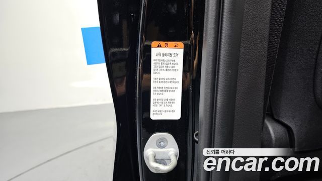 Kia Canival 2023 — photo 33