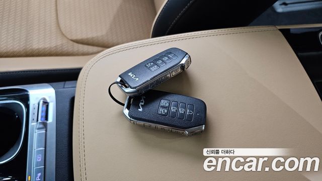 Kia Canival 2023 — photo 38