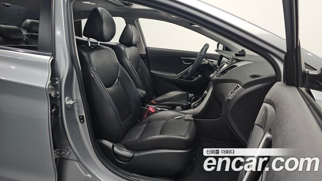 Hyundai AVANTE 2015 — photo 10