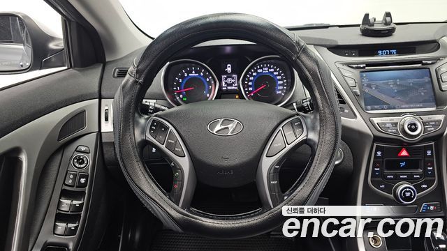 Hyundai AVANTE 2015 — photo 13