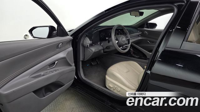 Hyundai AVANTE 2025 — photo 13