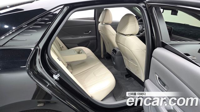 Hyundai AVANTE 2025 — photo 18
