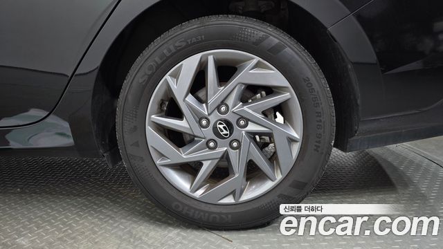 Hyundai AVANTE 2025 — photo 7