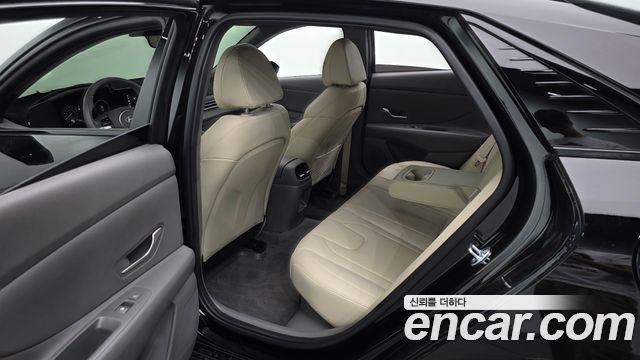 Hyundai AVANTE 2025 — photo 16