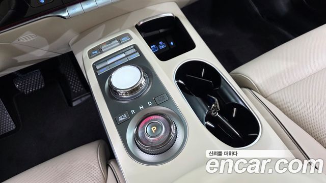 Genesis GV70 2023 — photo 12