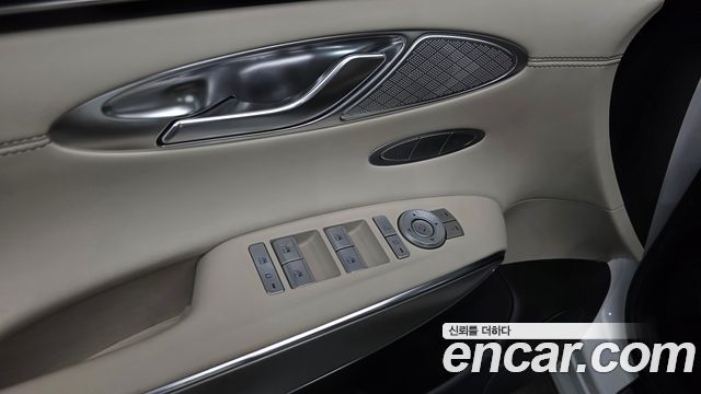 Genesis GV70 2023 — photo 23