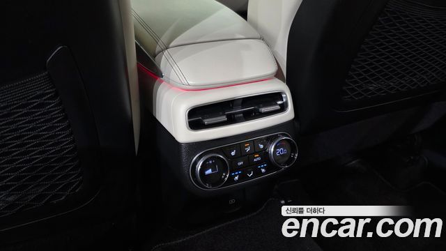 Genesis GV70 2023 — photo 25