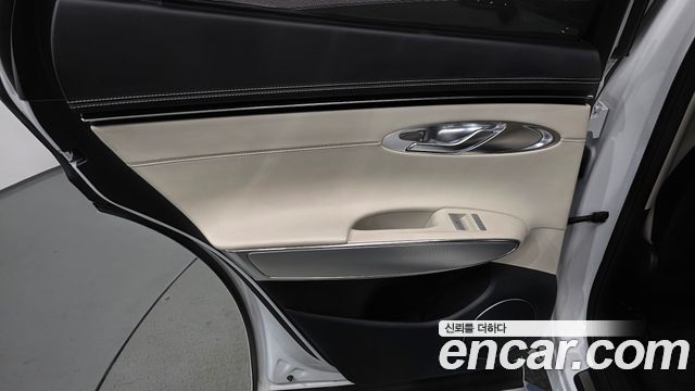 Genesis GV70 2023 — photo 15