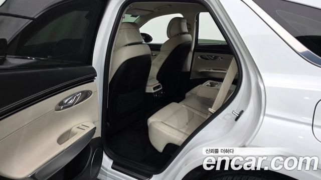 Genesis GV70 2023 — photo 16