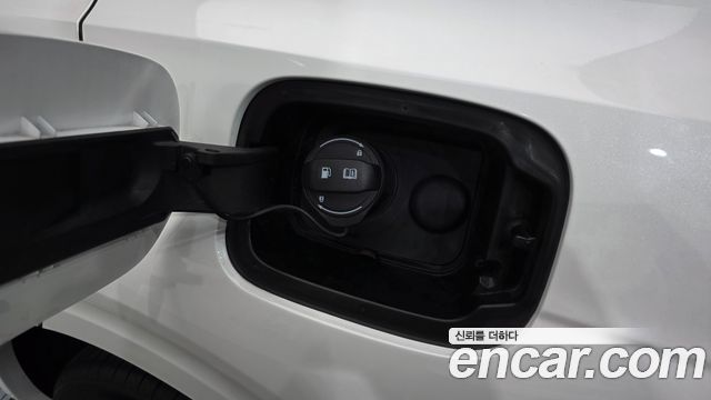 Genesis GV70 2023 — photo 38