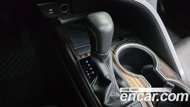 Toyota Camry 2019 — photo 9